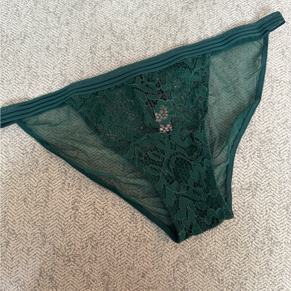 Victoria’s Secret Very Sexy Racerback Push-up Bra and matching panties - Picture 7 of 8